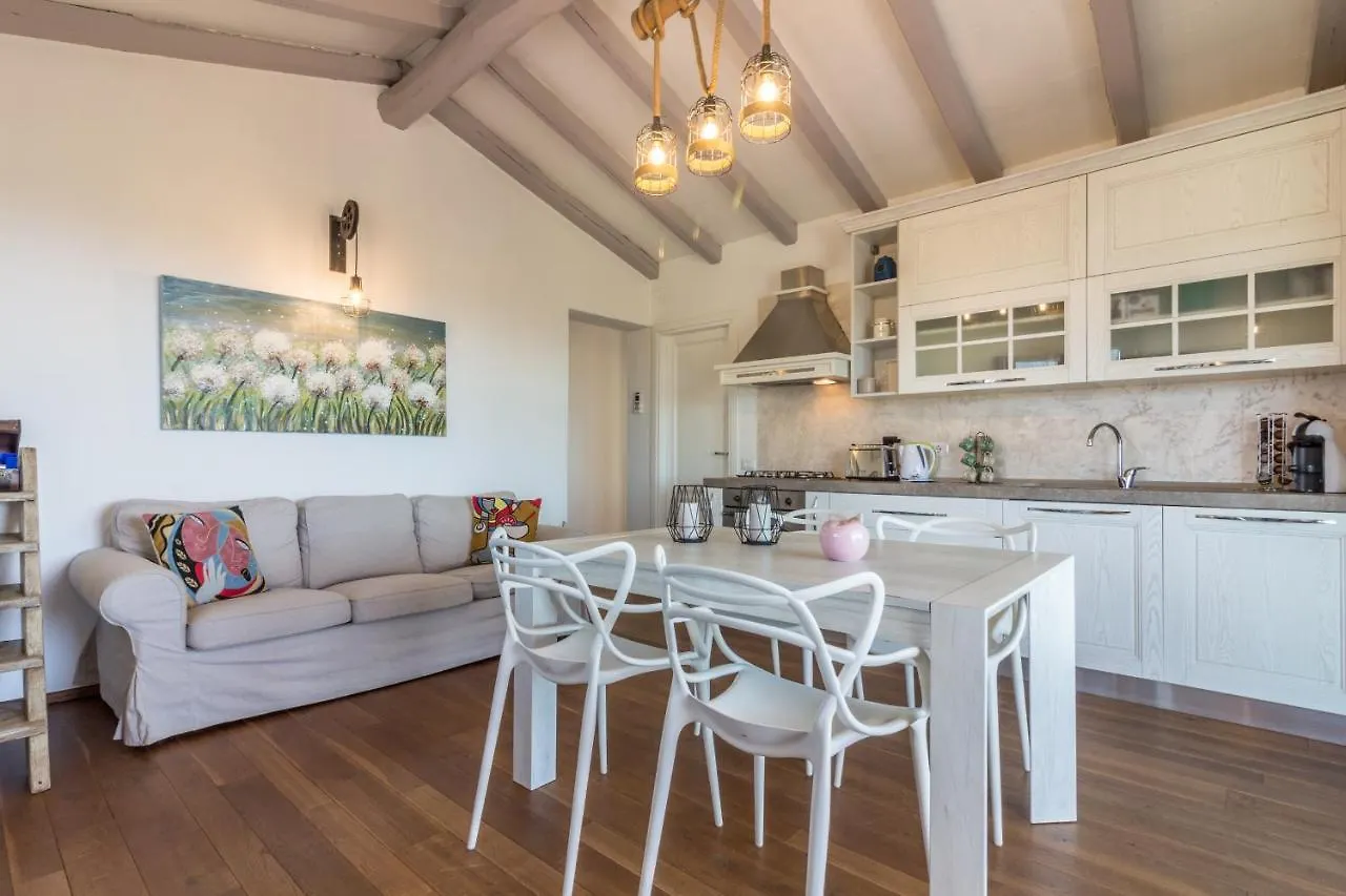 Villa Le Farfalle سان تيودورو